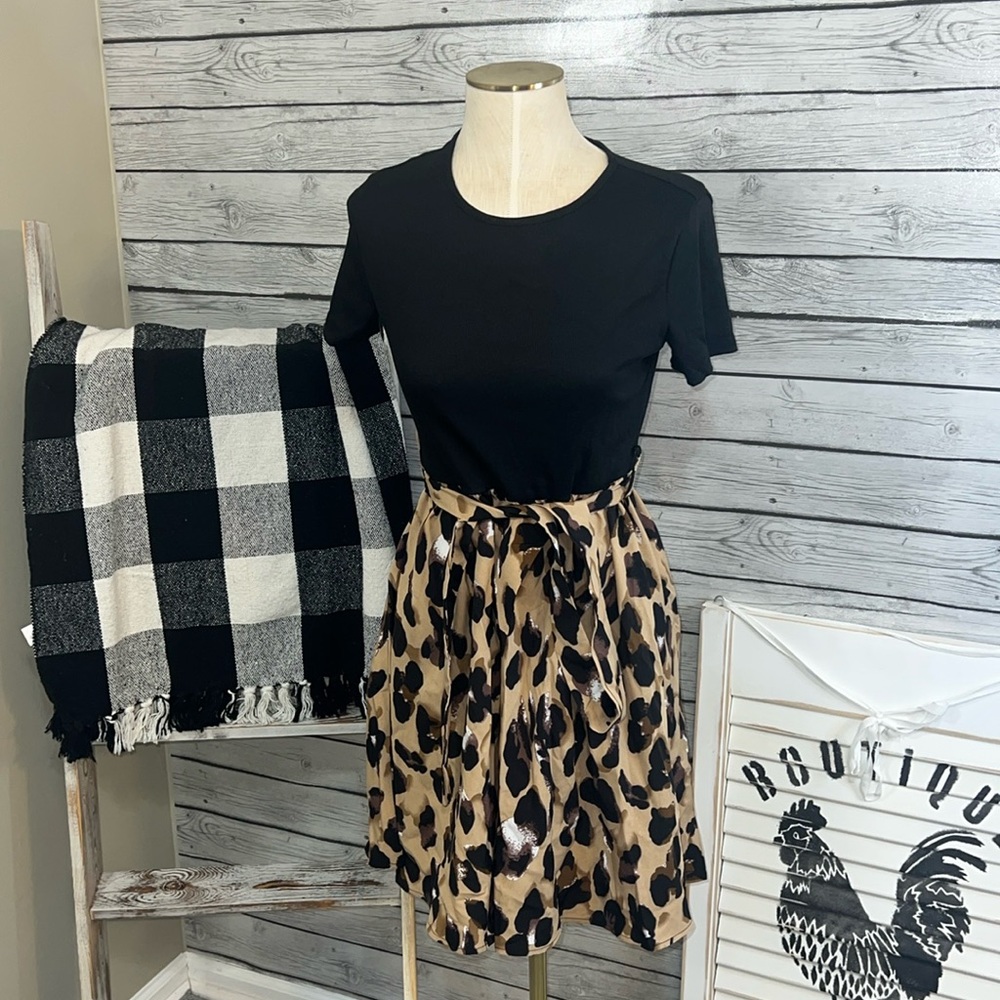 New Graphic Bottom Short Sleeve Belted Mini Dresss